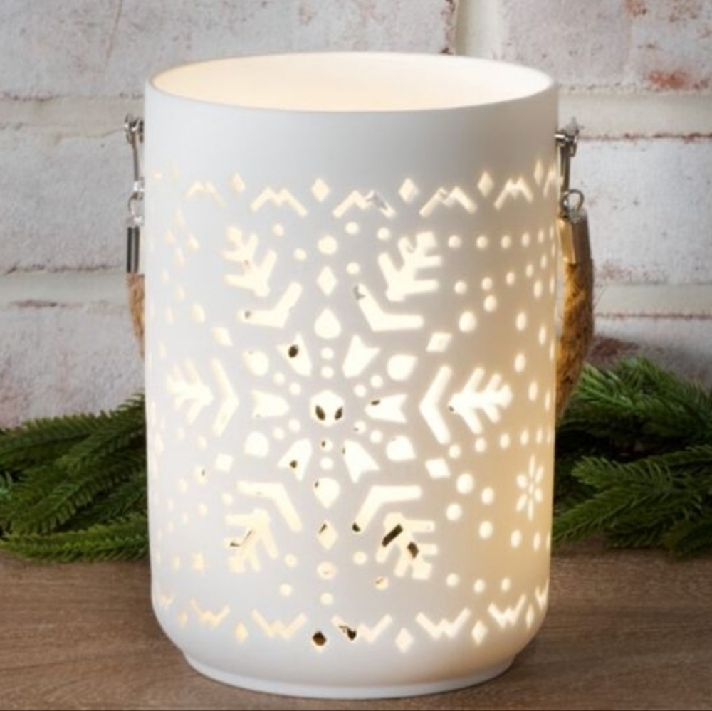 Ganz Laser Cut Out Candle Holder Decoration White Beautiful Festive 3 × 3 In - Picture 5 of 5